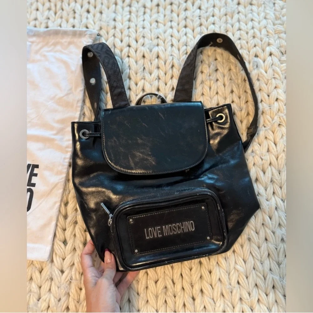 LOVE MOSCHINO couture authentic vintage leather
Black Backpack wt tags - Picture 6 of 17